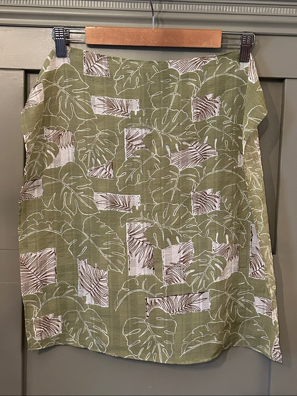 Silk Scarf Green Leaf Print 21" x 20.5"